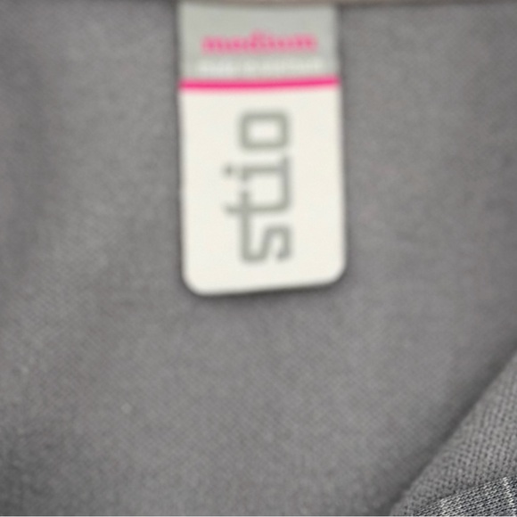 STIO Tori Gray 1/4 Zip Performance Pullover Women’s M - Picture 8 of 8